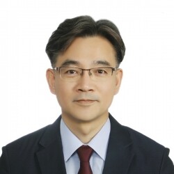 한국공학대학교 산업기술 · 경영대학원장